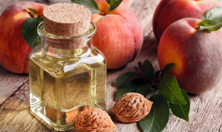 Как использовать персиковое масло для сухой кожи лица